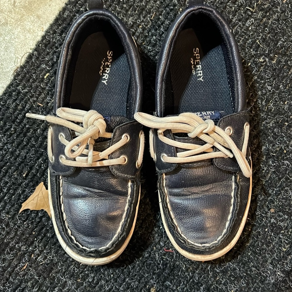 Kids Sperrys boat shoes